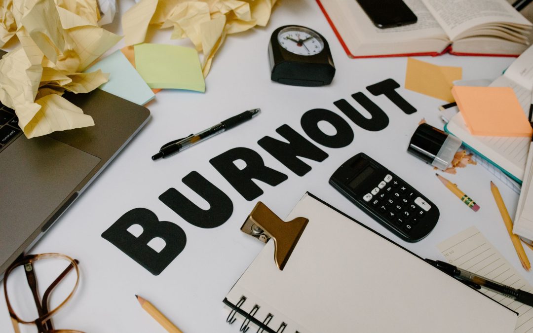 Burnout lavorativo: sintomi, campanelli d’allarme e cosa fare
